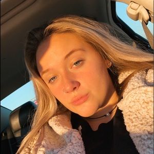 Meet your Posher, Claire